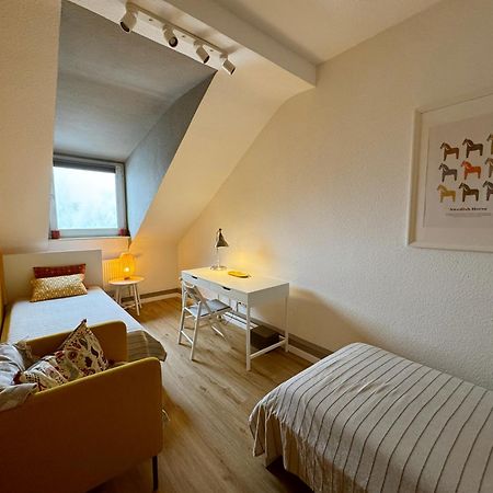 Big Flat With Fresh Renovation, Free Parking, Sonyps, Netflix Apartment Duisburg Exterior foto